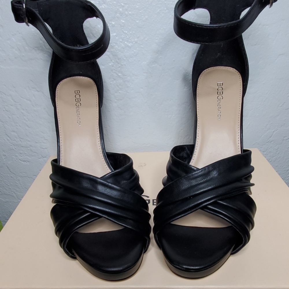 BCBGeneration Black Rounded High Heels. - Picture 3 of 7